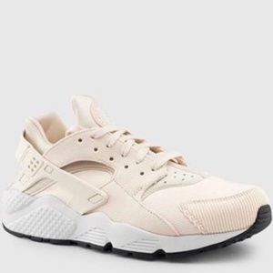 Womesn Nike Air Huarache Run Se Shoe